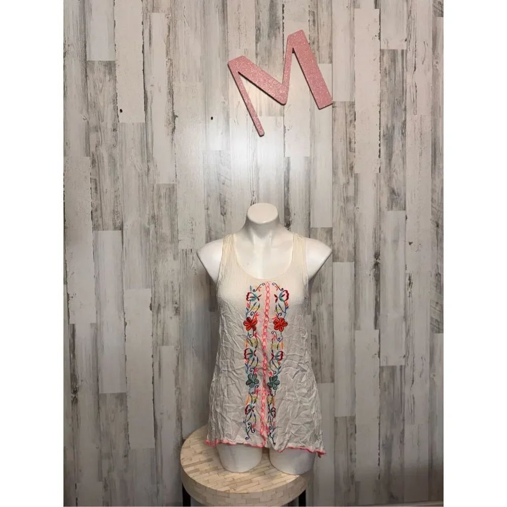 Fun & flirt white blouse size medium